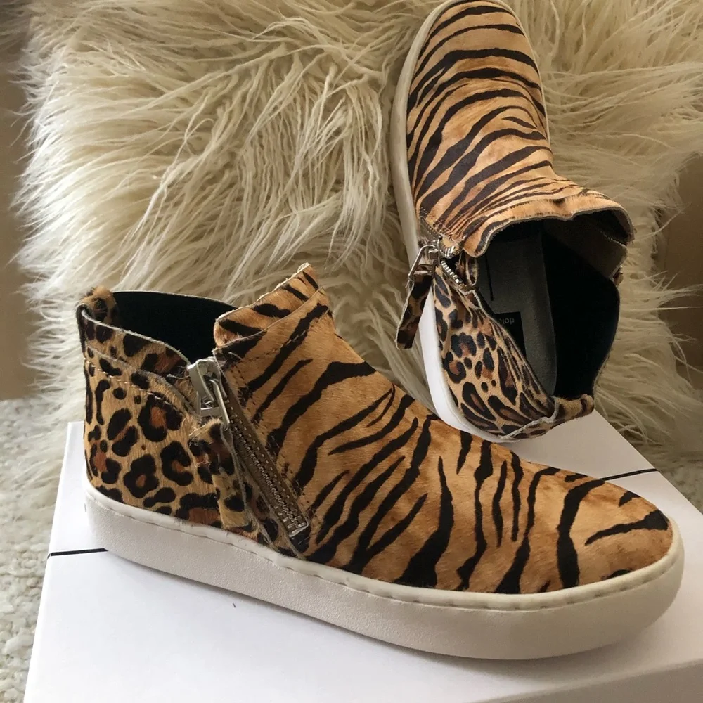 NWT Dolce Vita TOBEE TIGER‎  Print CALF HAIR SNEAKER